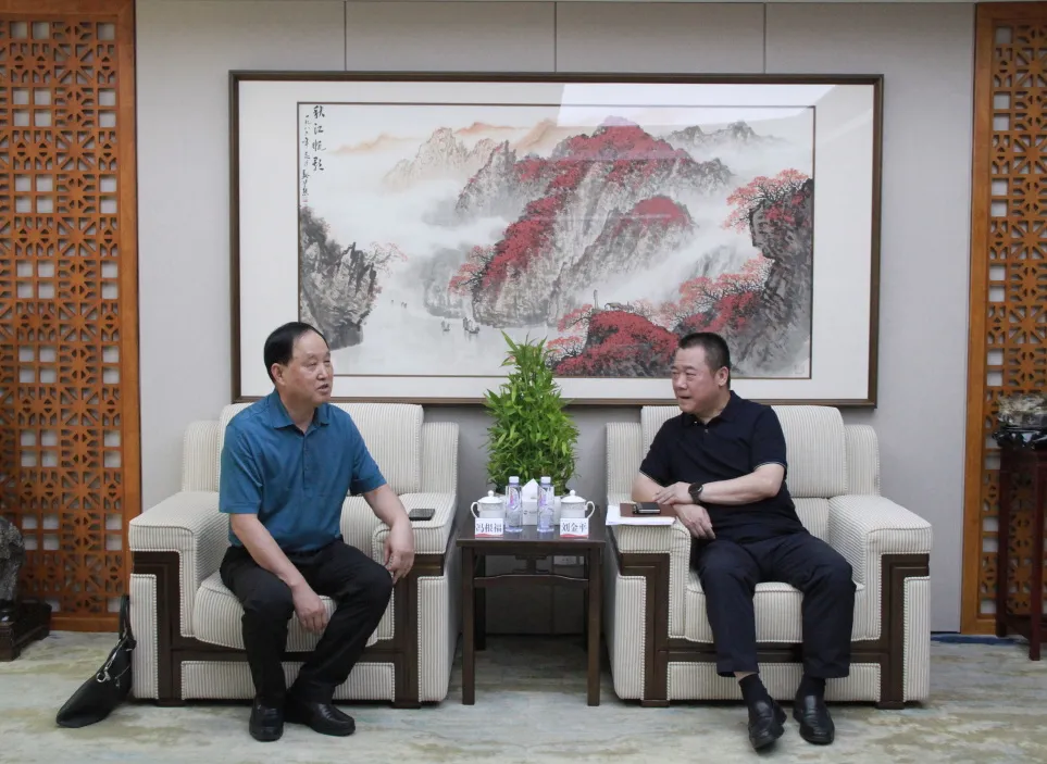 陜西省政府參事馮根福來公司調研座談