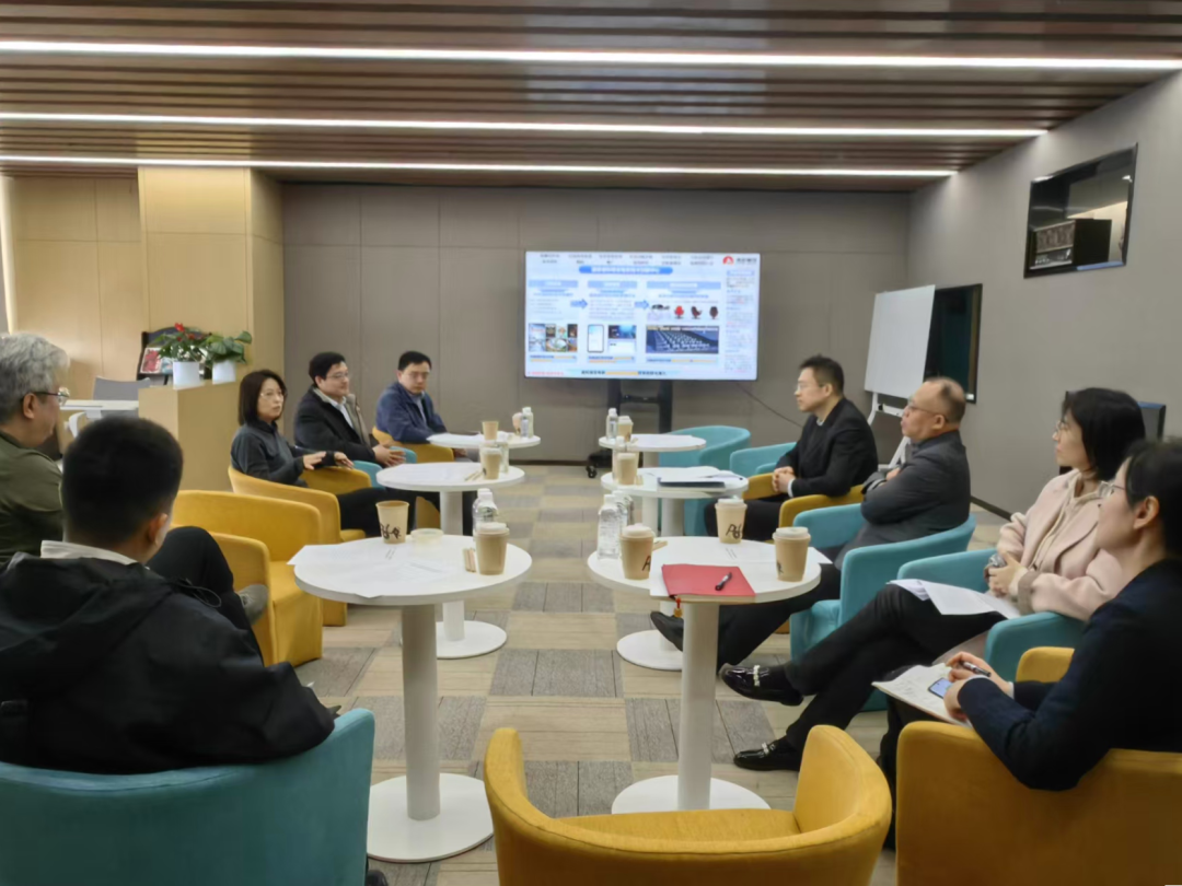貫徹“XR產(chǎn)業(yè)創(chuàng)新中心”建設(shè)戰(zhàn)略布局，西投控股赴西部電影集團(tuán)有限公司座談交流