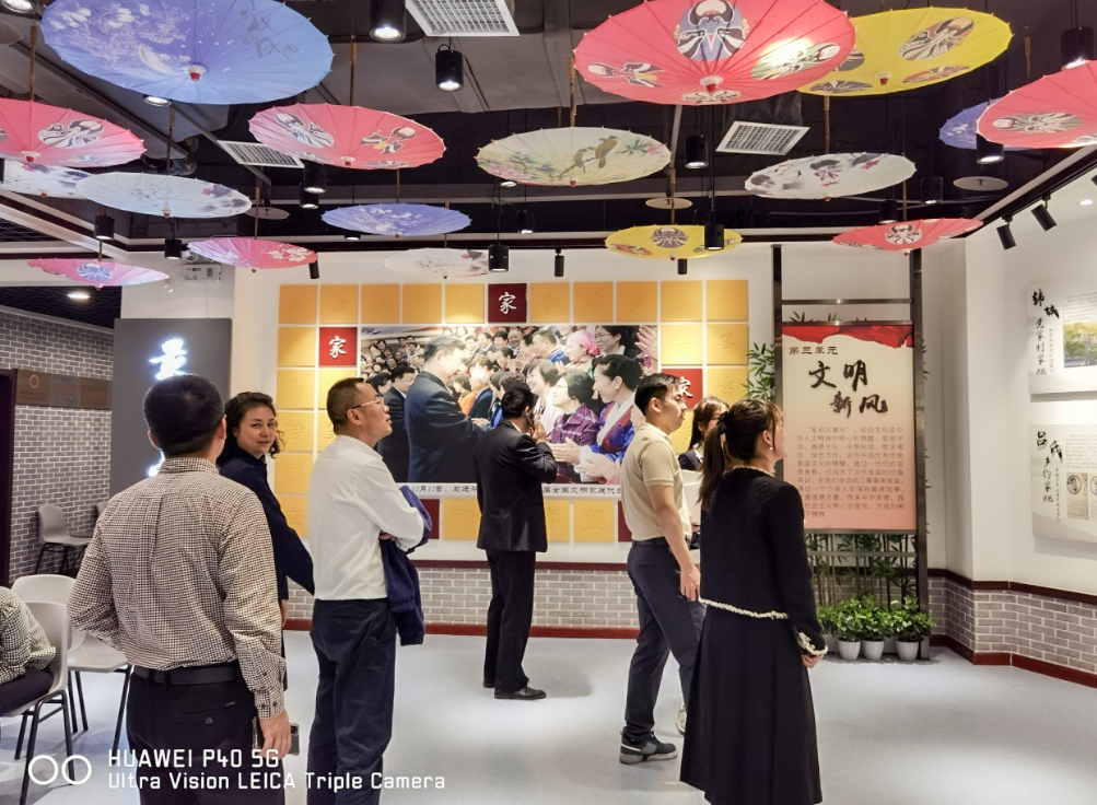 公司固定收益部黨支部、投行業(yè)務(wù)部黨支部、綜合事務(wù)部與金融（產(chǎn)業(yè)）基地保障黨支部開(kāi)展聯(lián)合黨日活動(dòng)