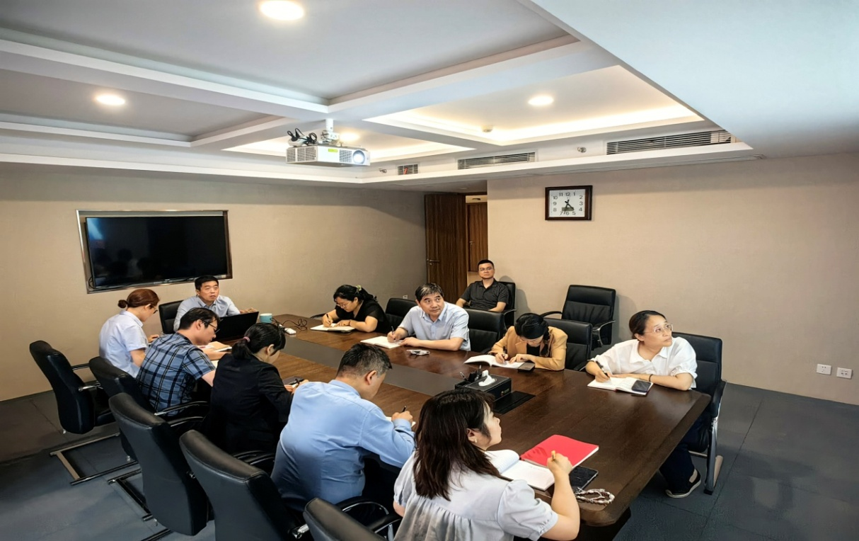 戰(zhàn)略運(yùn)營中心與固定收益部聯(lián)合黨支部開展深入貫徹中央八項(xiàng)規(guī)定精神學(xué)習(xí)教育專題黨課